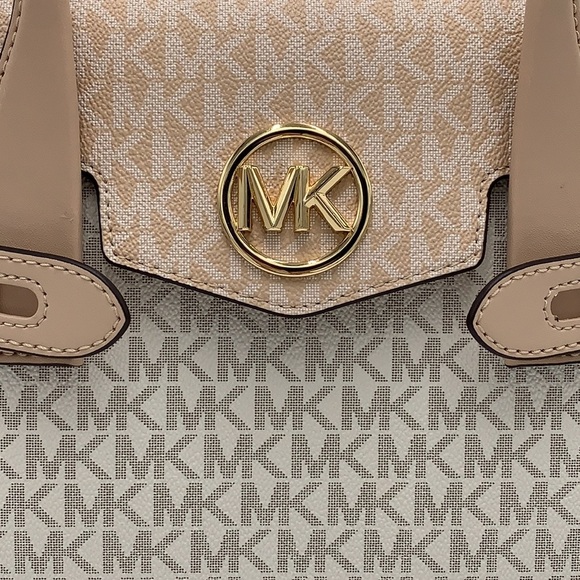 MICHAEL KORS
Carmen Medium Color-Block Logo Satchel color Buff Multi - Picture 11 of 16